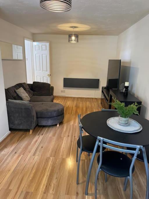 A Cozy Apartment In Barking Barking  Extérieur photo